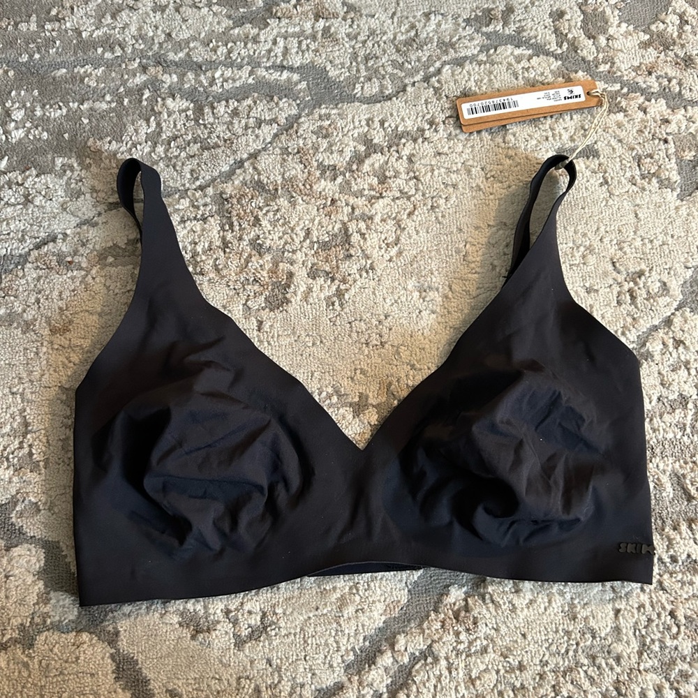 Skims Naked Bra